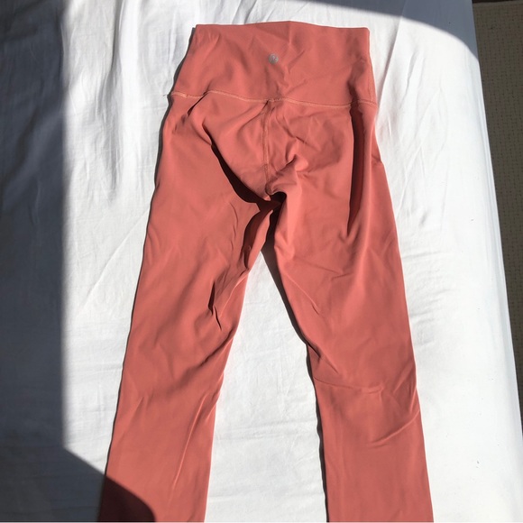 Lululemon Wunder under high rise 25" - Picture 2 of 4